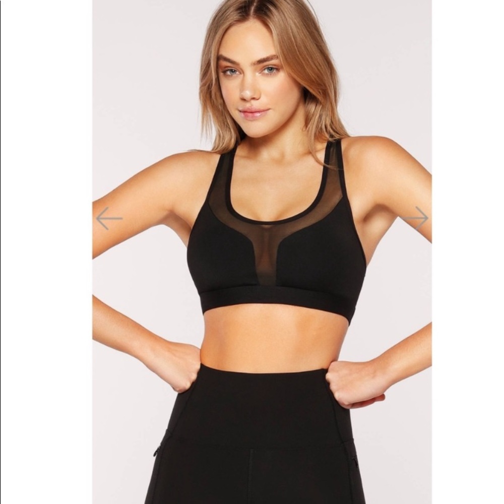 ISO Lorna Jane incredible beauty size small.